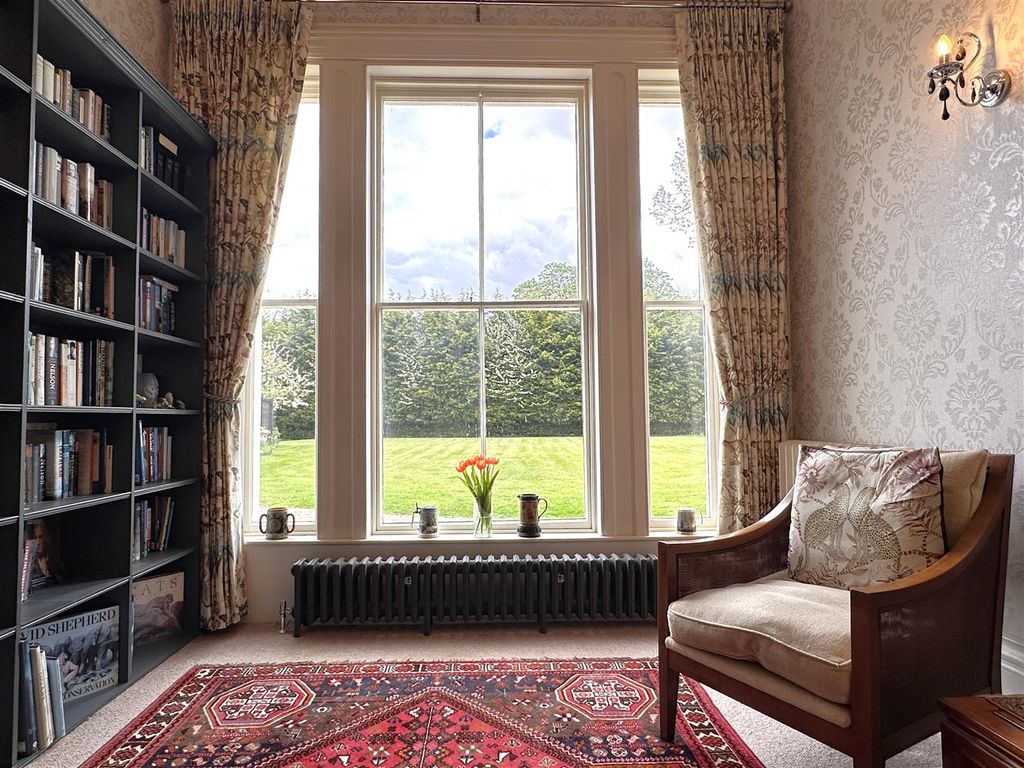 Property photo 2 of 39 Sitting Room With Picture Window 138