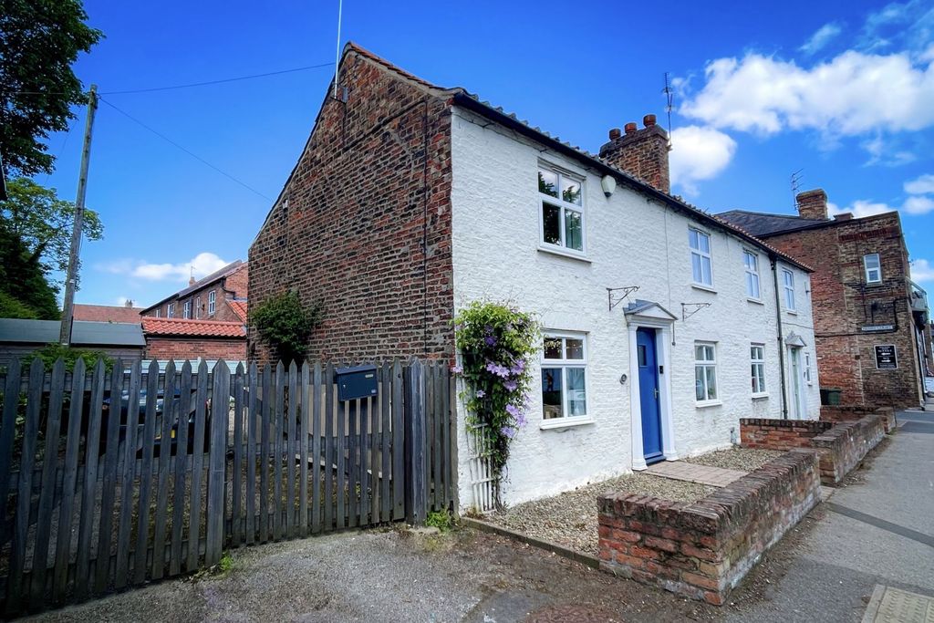 Property photo 1 of 24