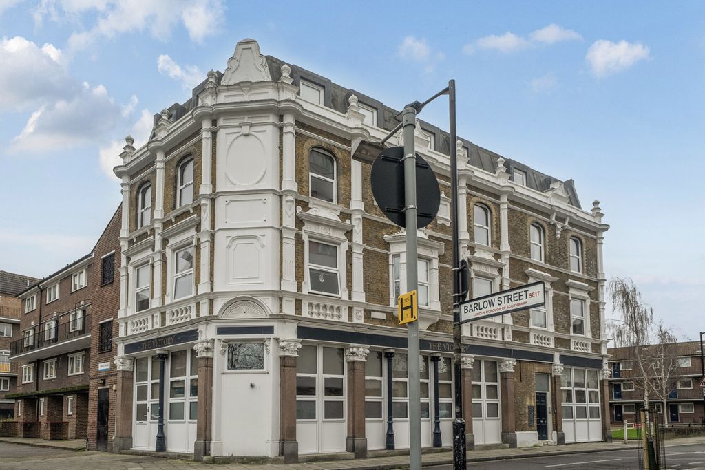 Property photo 1 of 14 External