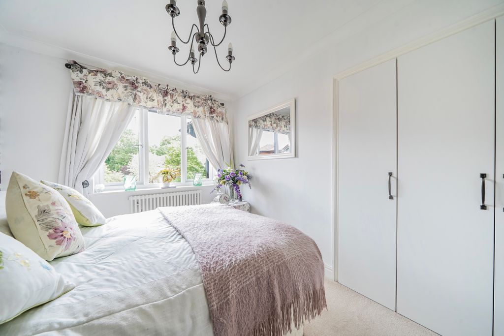 Additional image 9 of 2 bed flat for saleGreat Heathmead, Haywards Heath RH16