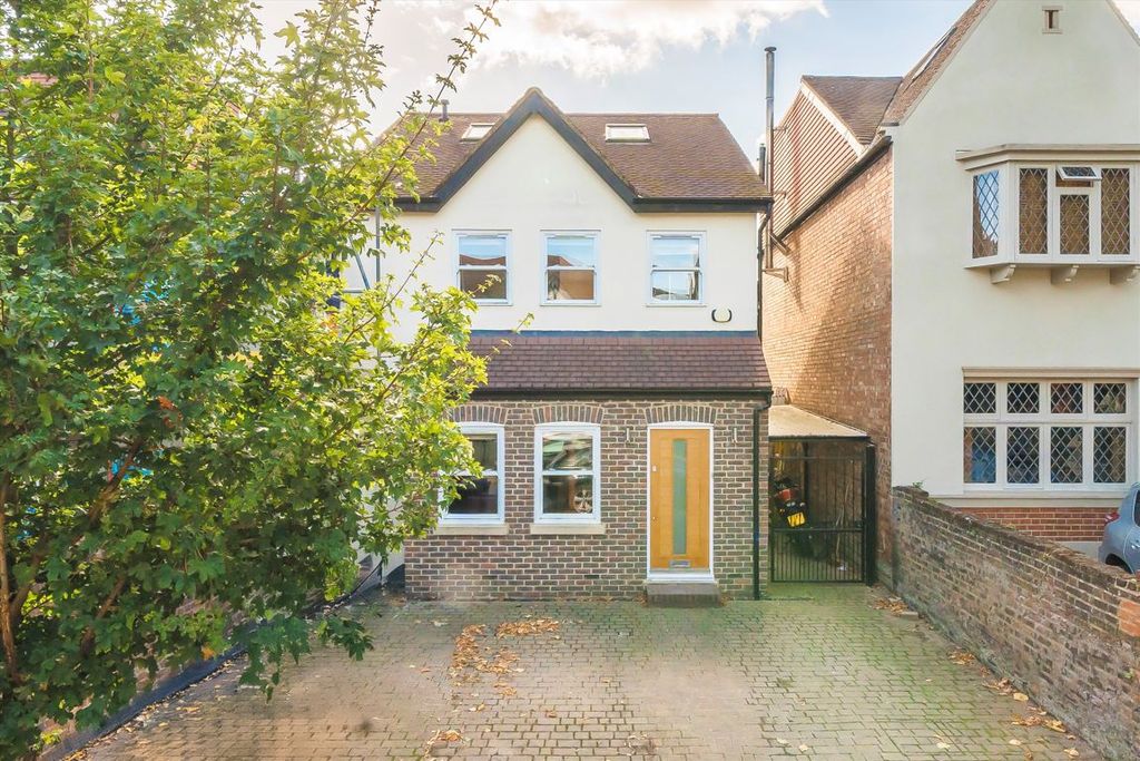 Property photo 1 of 9