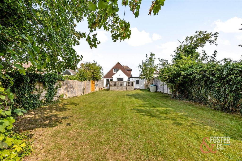 Property photo 2 of 24 Ladies Mile Road, 118-010.Jpg