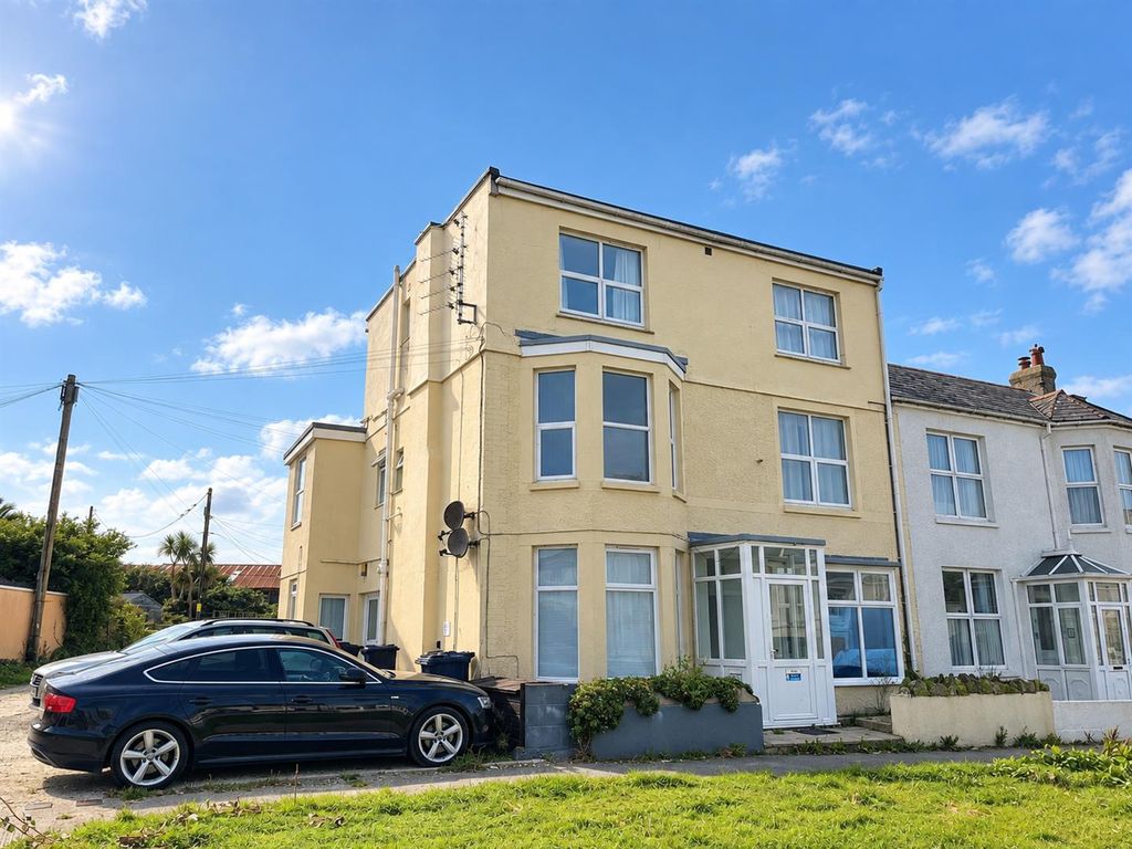 Property photo 1 of 11 Flat 4, 8, Mayfield
