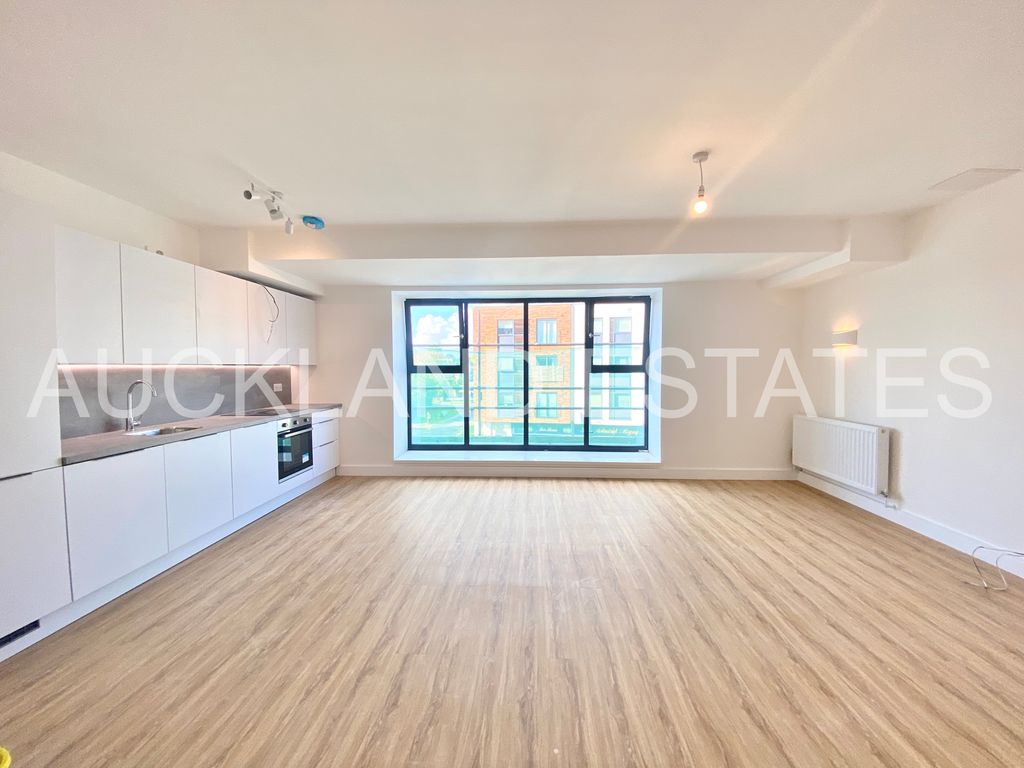 Property photo 2 of 8