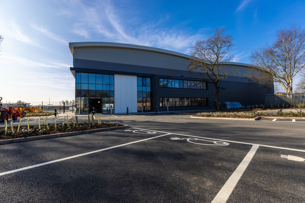 Property photo 3 of 14 Copyright - James Bastable - Photos.Co.uk James@Photos.Co.uk - 07743381858