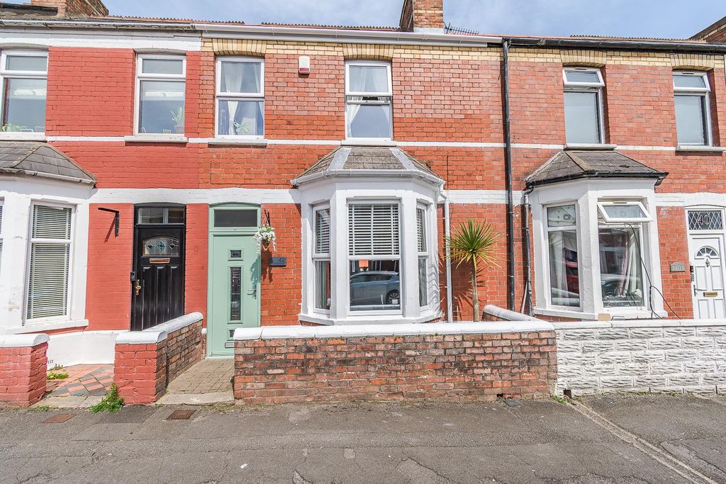 Property photo 1 of 19 Front