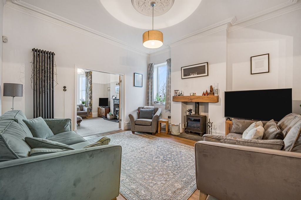 Property photo 3 of 30 Sitting Room