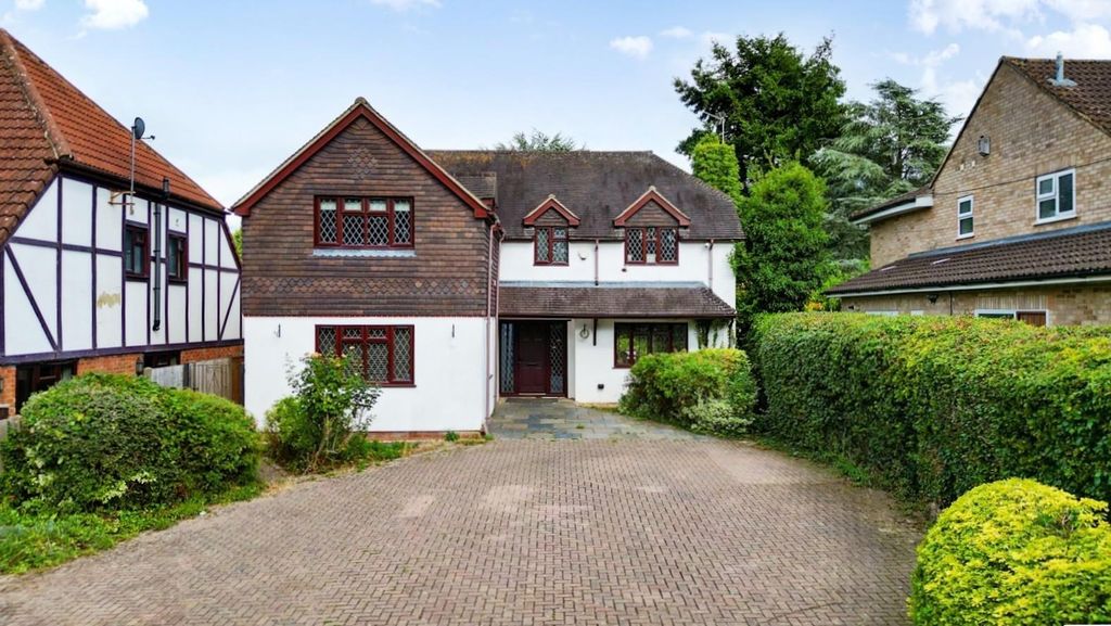 Property photo 1 of 18 Front