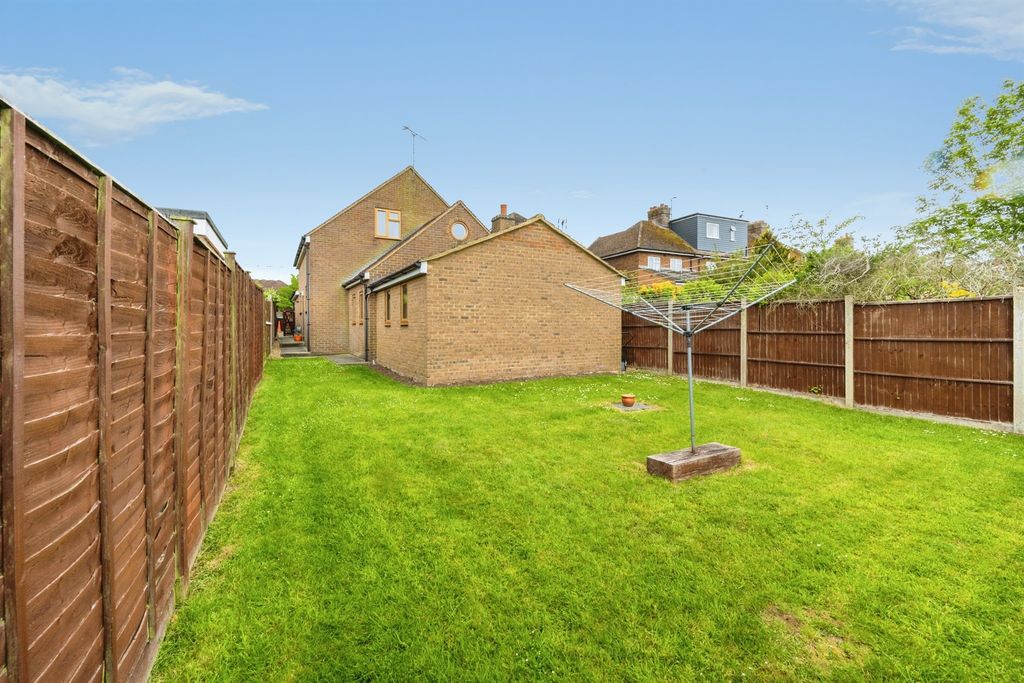 Property photo 2 of 18
