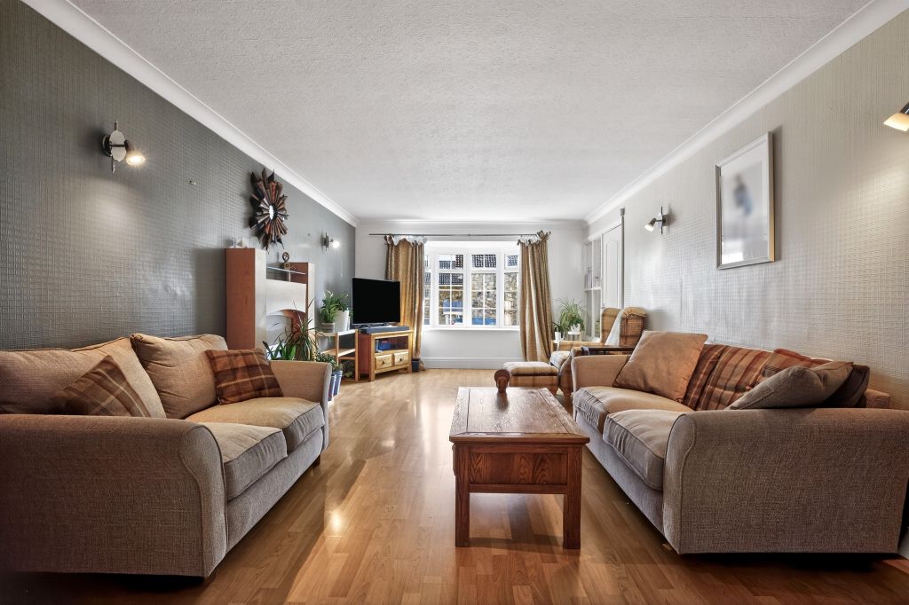 Property photo 2 of 20