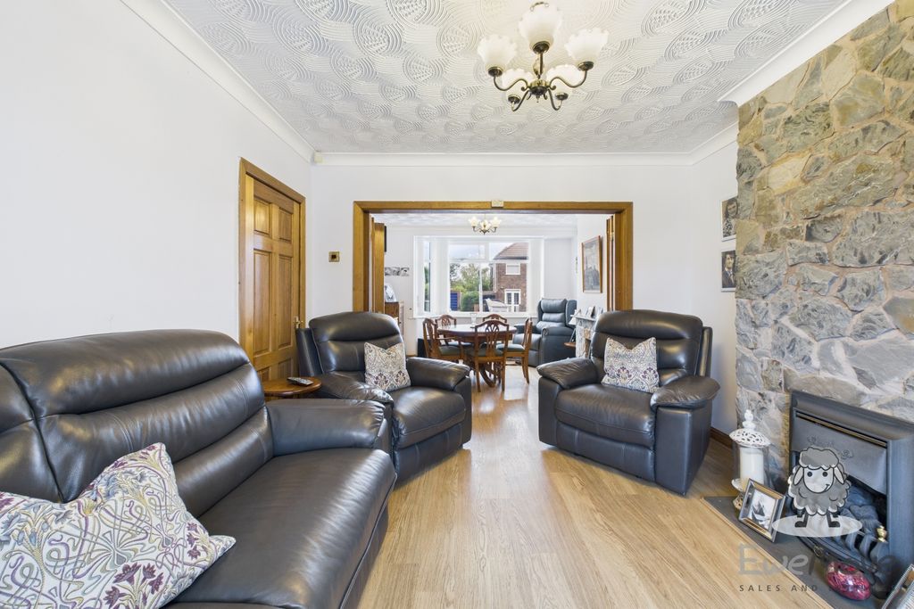 Property photo 3 of 13 16