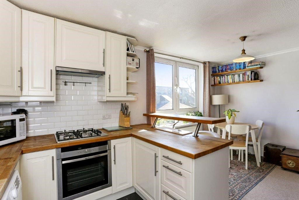 Property photo 2 of 6 Kitchen