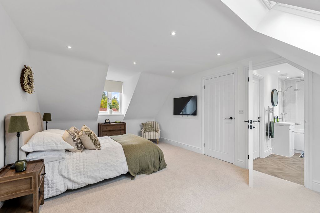 Property photo 3 of 18 Picture No. 33