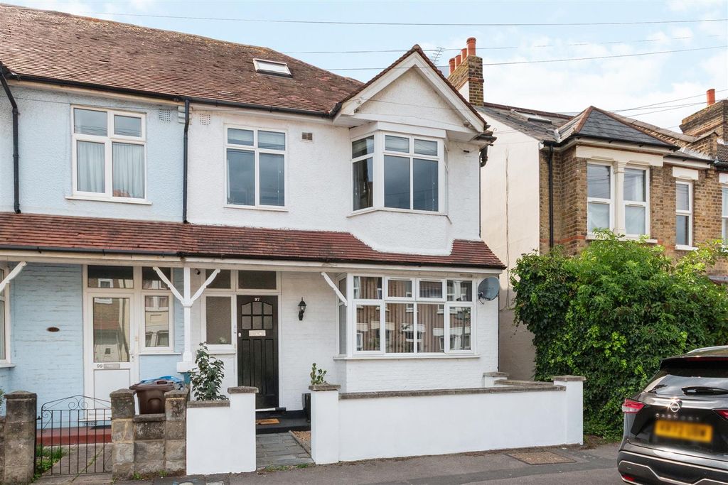 Property photo 1 of 12 External