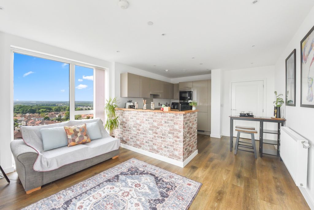 Property photo 1 of 15 3906371