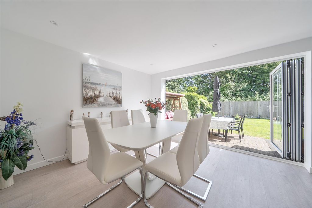 Property photo 3 of 17 Dining Room