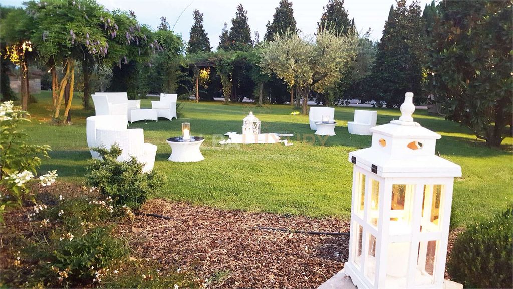 Property photo 3 of 41