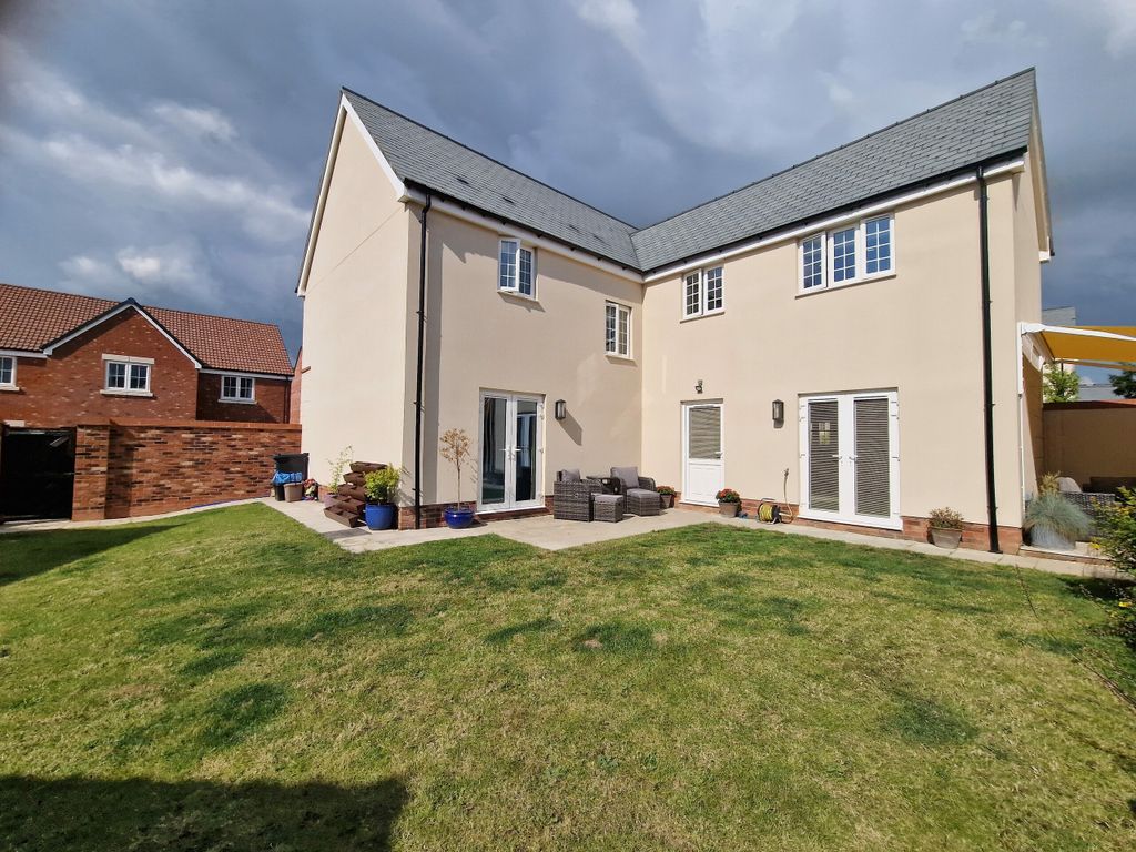 Property photo 2 of 32 Rear Garden