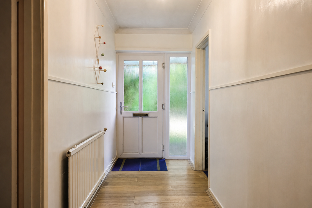 Property photo 3 of 18 11Thelanehallwayrevised