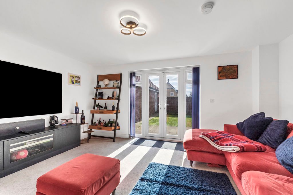 Property photo 3 of 26 Sitting Room