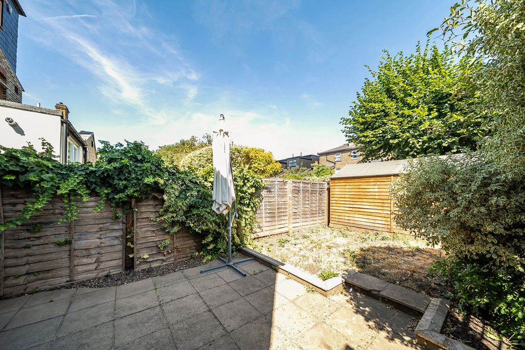 Property photo 2 of 10