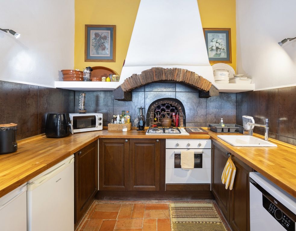 Property photo 3 of 30