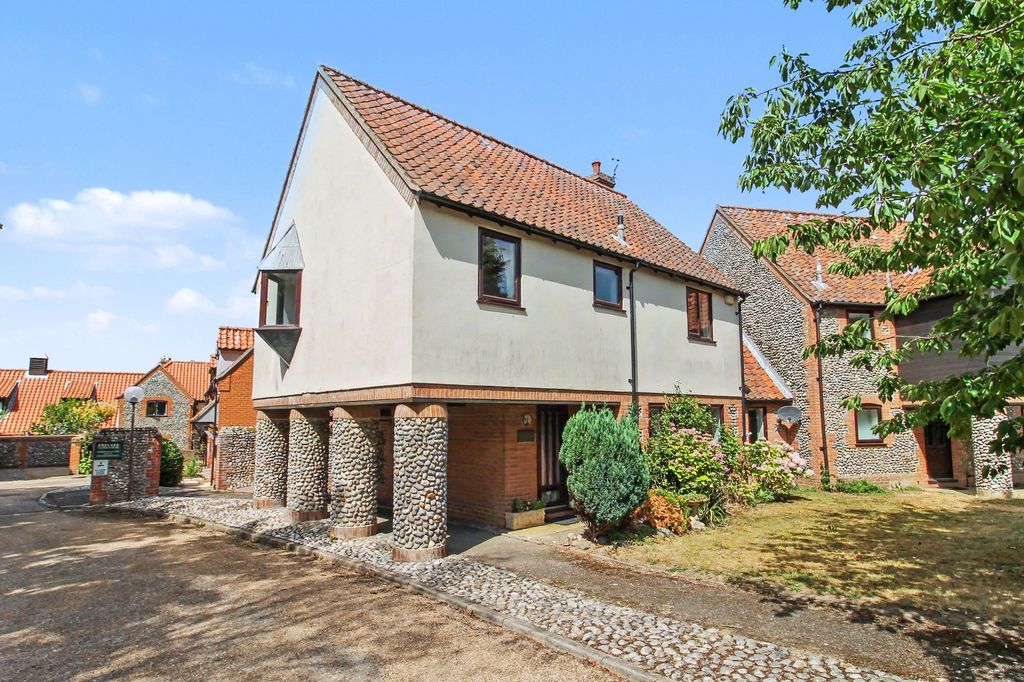 Property photo 2 of 18