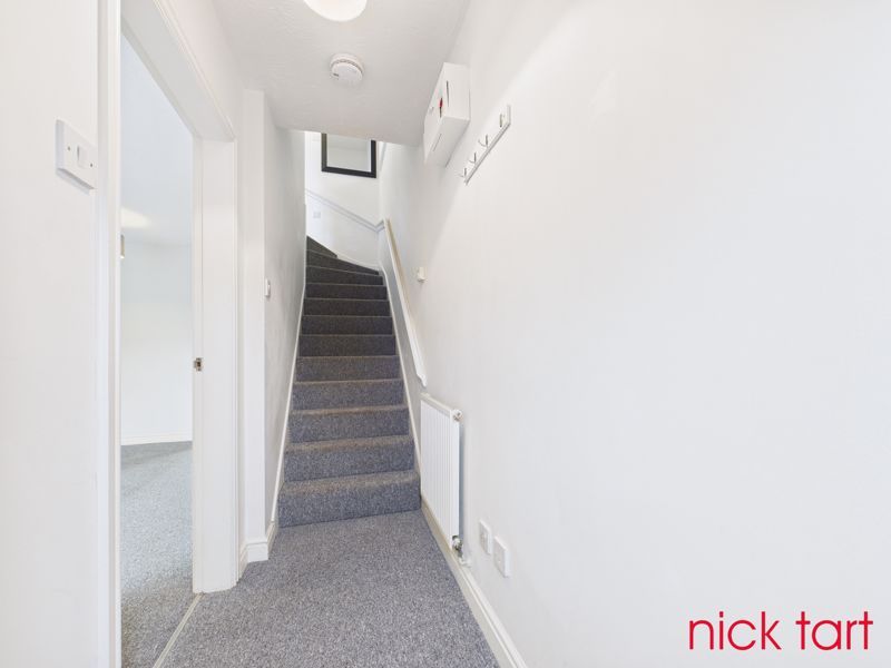 Property photo 2 of 8 Photo 4