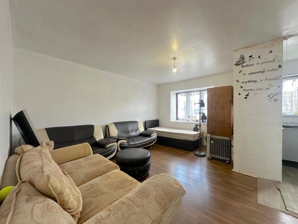 Property photo 3 of 12 Bfeb1A3A-Ae14-4c29-A4F3-d28B89Afbe6A.Jpg