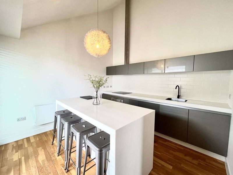 Property photo 1 of 8 Photo 8