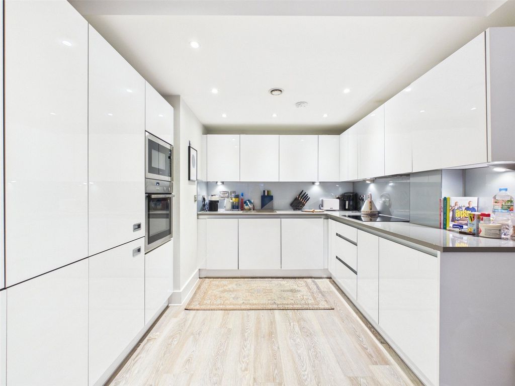 Property photo 3 of 11 Picture No. 12