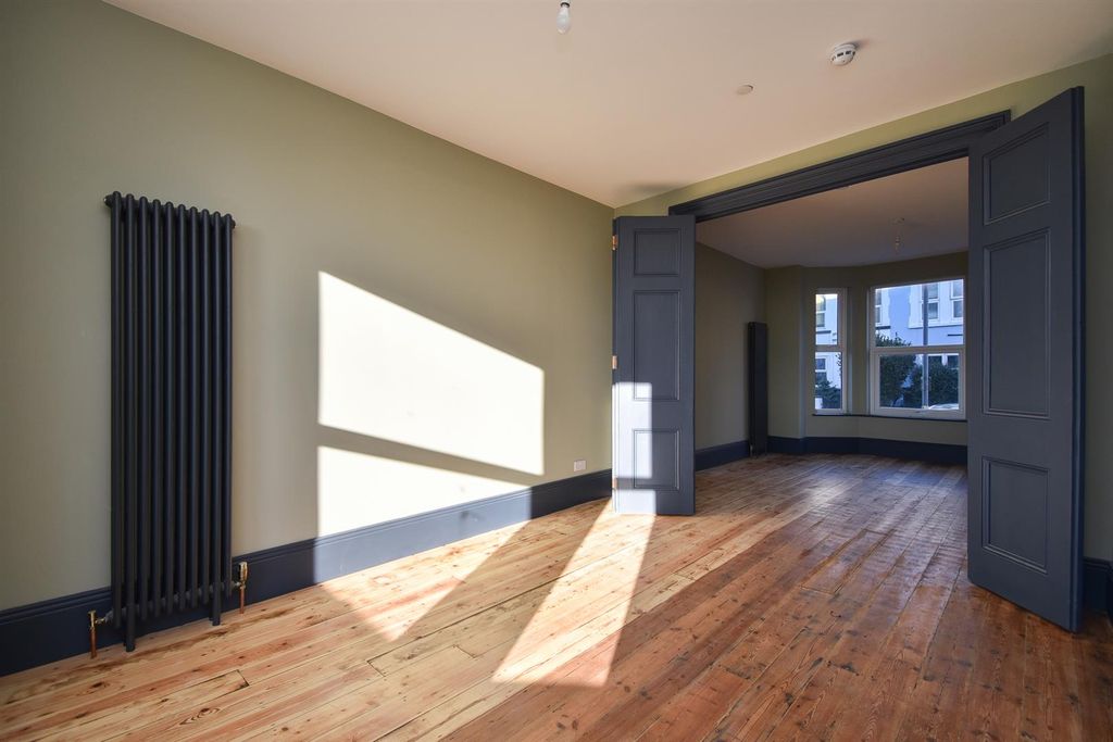 Property photo 2 of 25 Reception Room