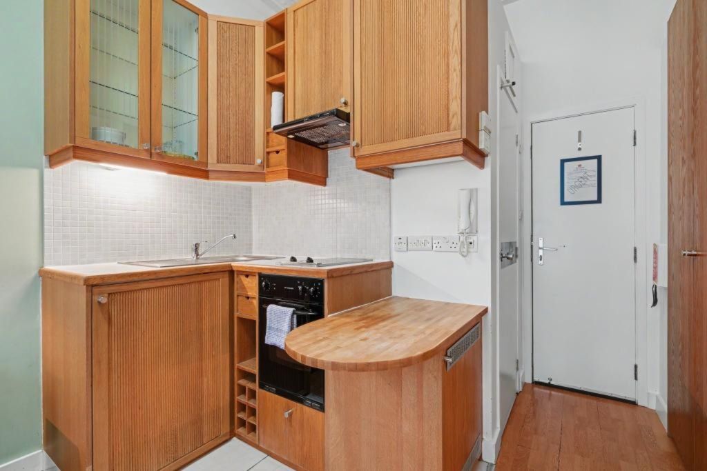 Property photo 2 of 6 Kitchen
