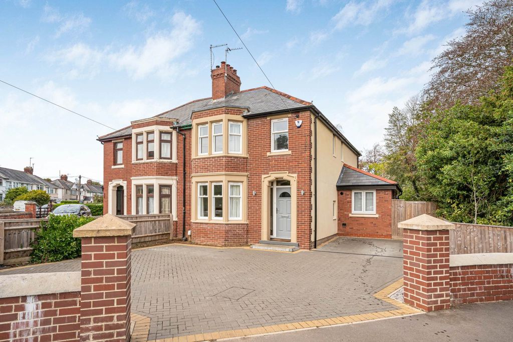 Property photo 3 of 27