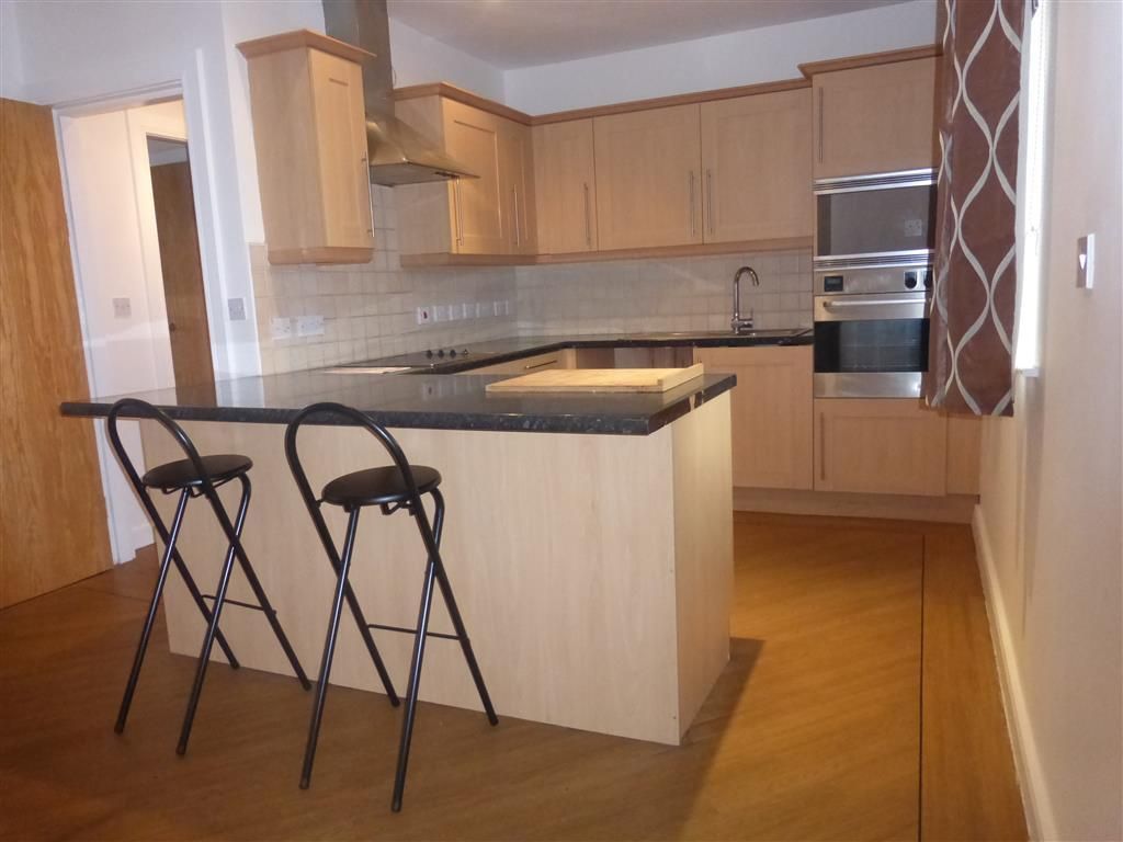 Property photo 3 of 9 Kitchen