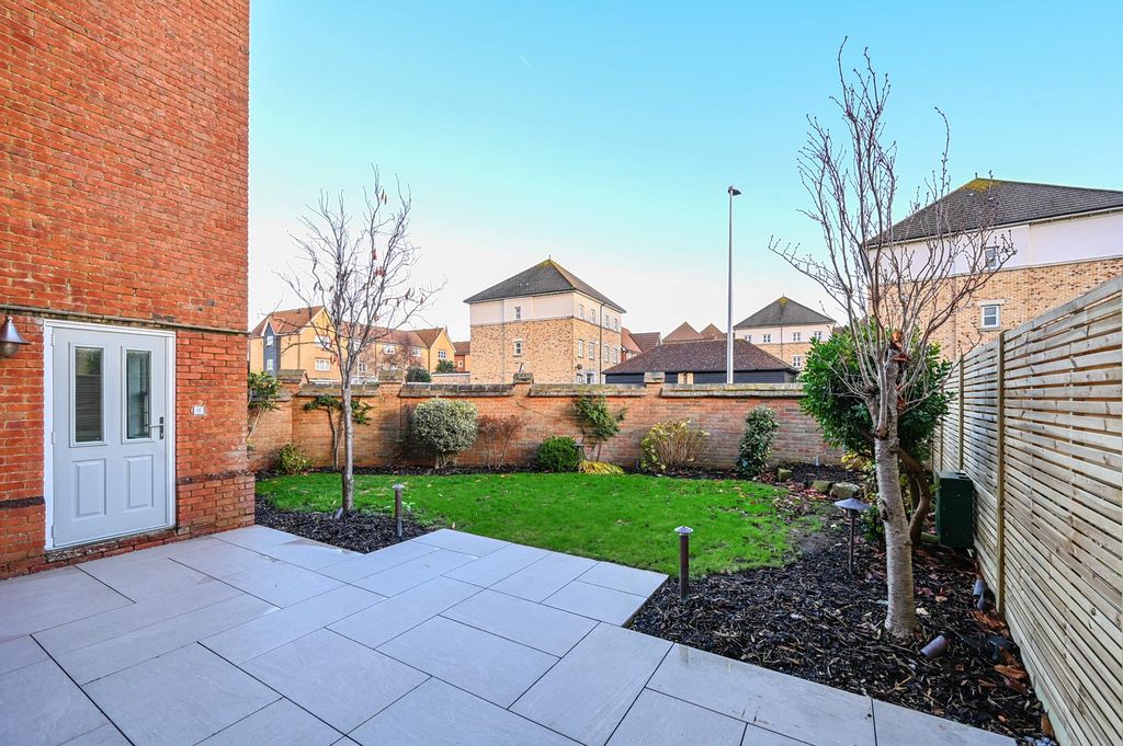 Property photo 2 of 29