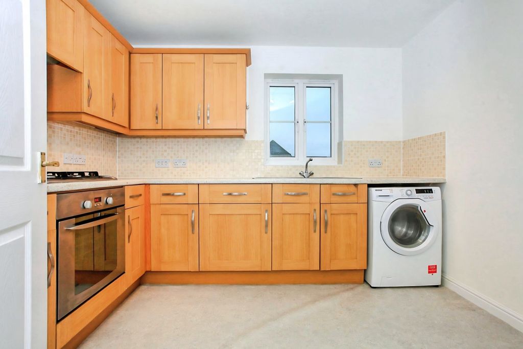 Property photo 3 of 6