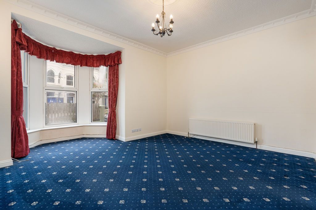 Property photo 3 of 14 Flat 1, 11 Windsor Road