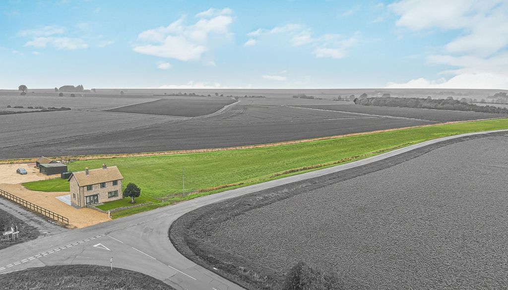 Property photo 1 of 25