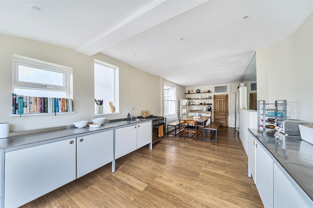 Property photo 2 of 24 1349865-9-68cd39cc6B2Df.Jpg