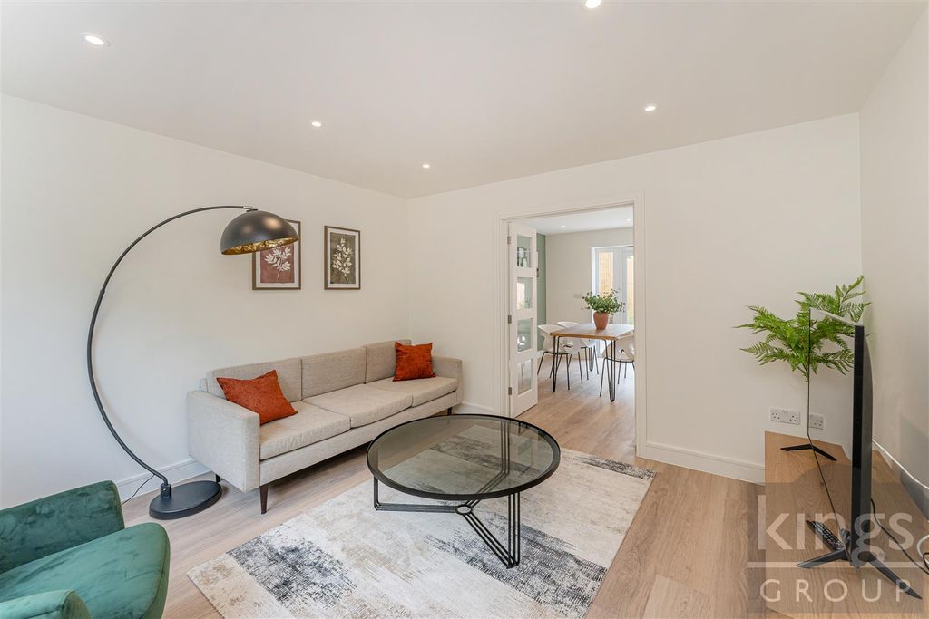 Property photo 2 of 30