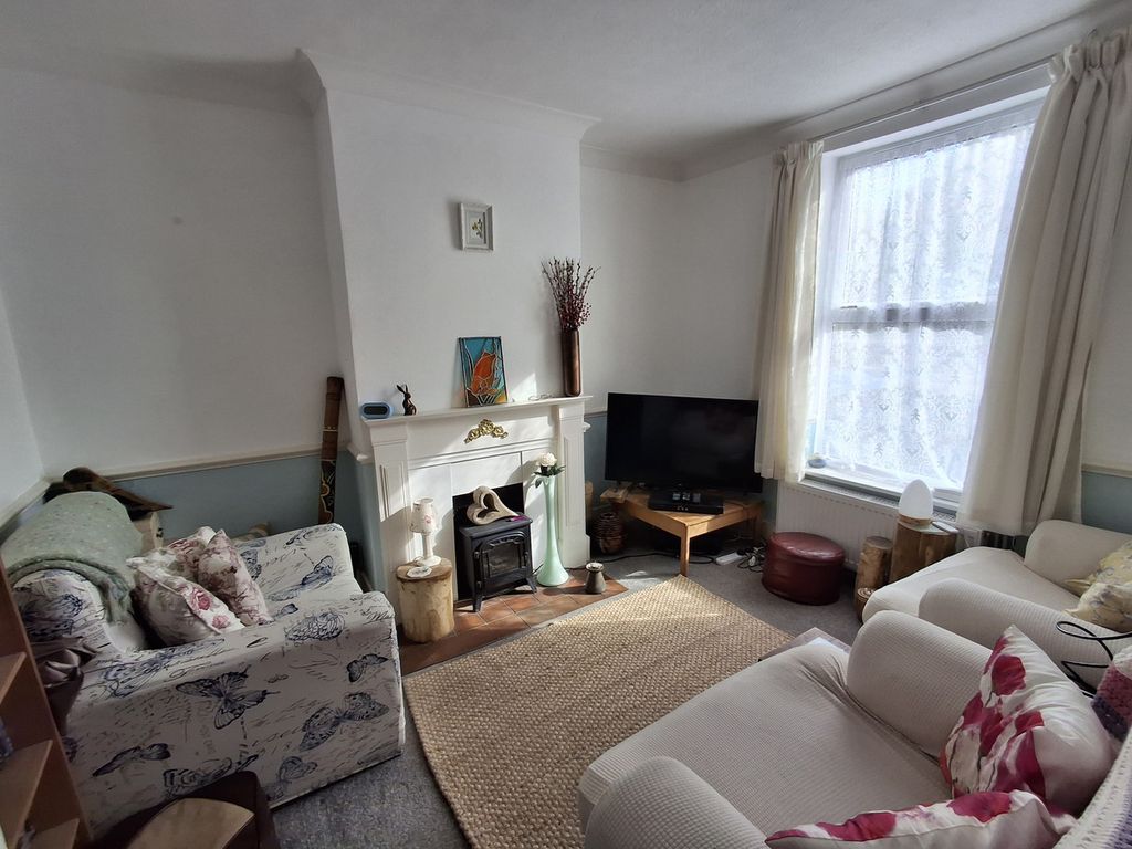 Property photo 2 of 10