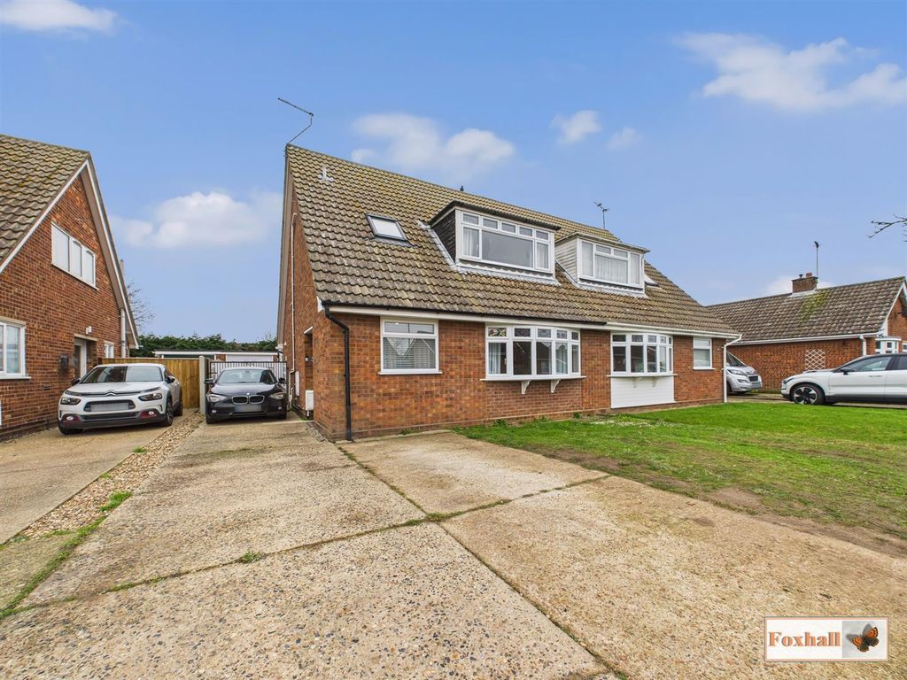 Property photo 1 of 18 Front Garden