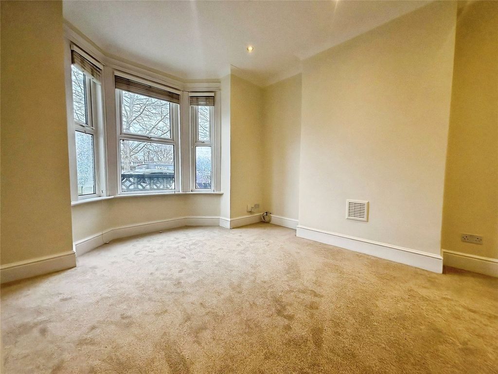 Property photo 2 of 10 Picture No. 27