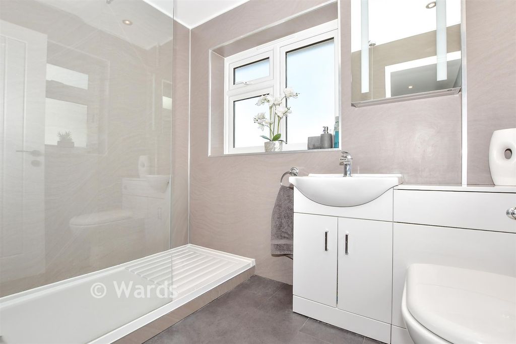 Property photo 1 of 11 Shower Room