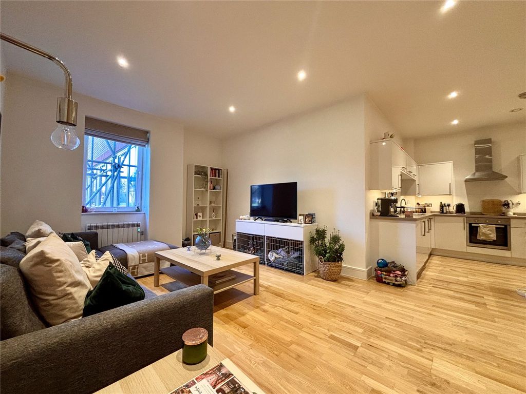 Property photo 2 of 14 Picture No. 02