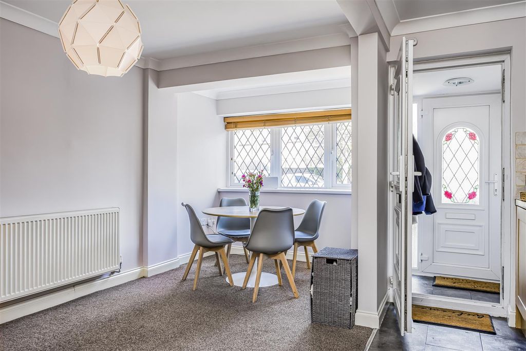 Property photo 3 of 20 17 Kingfishers, Fareham-Porticomarketing-Soldby-17