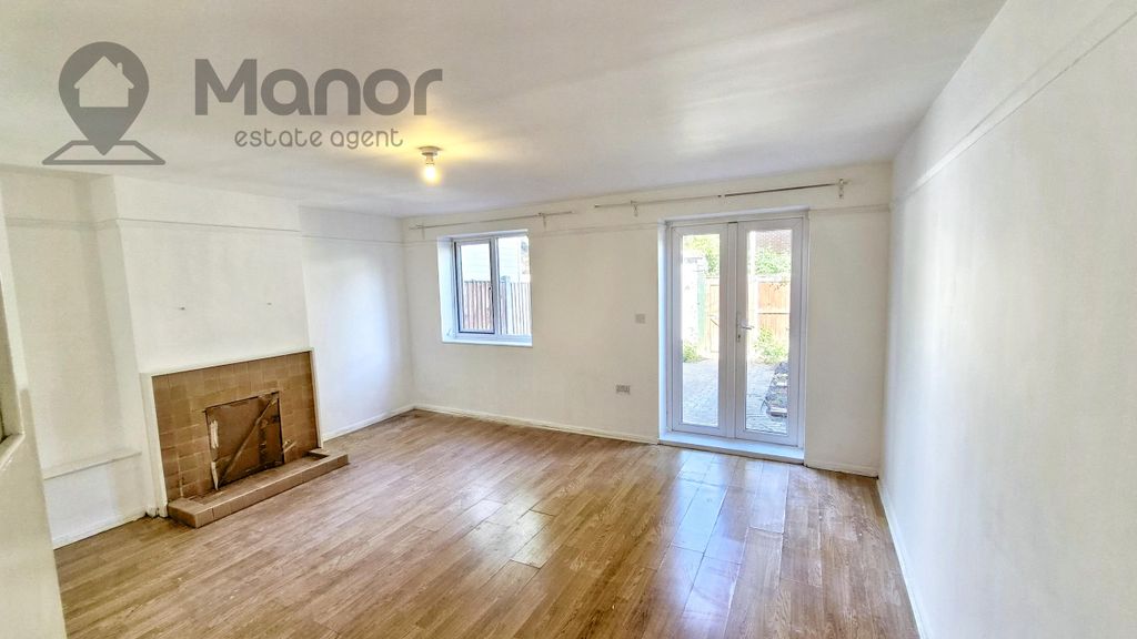 Property photo 1 of 10 Lounge