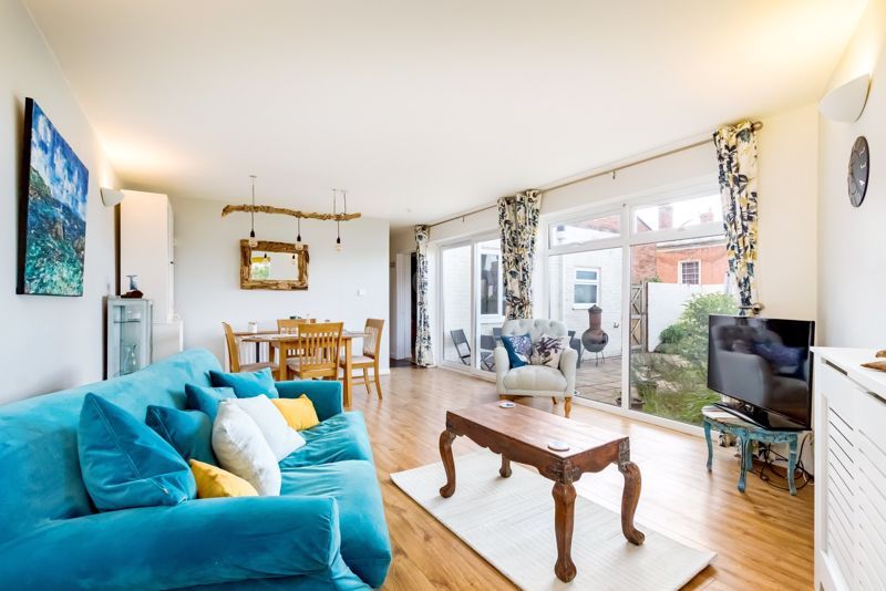 Property photo 1 of 17 Sitting Room