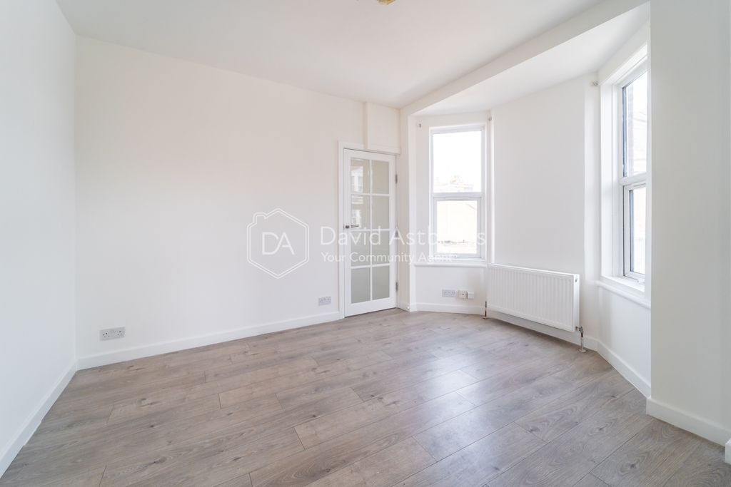 Property photo 2 of 8 Ndb05459